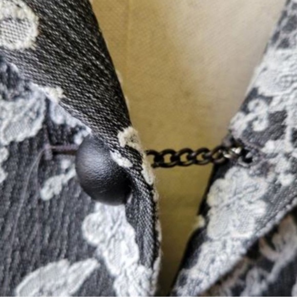 Plein Sud Jeanius Double Button Toggle Floral Lace Blazer - Picture 8 of 11